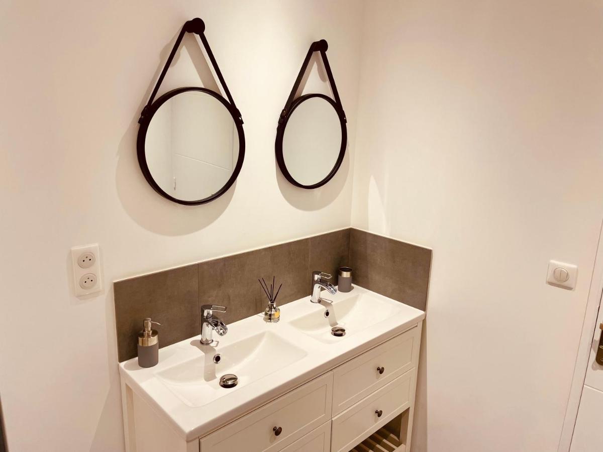 La Villa Perroquet Poncins 외부 사진