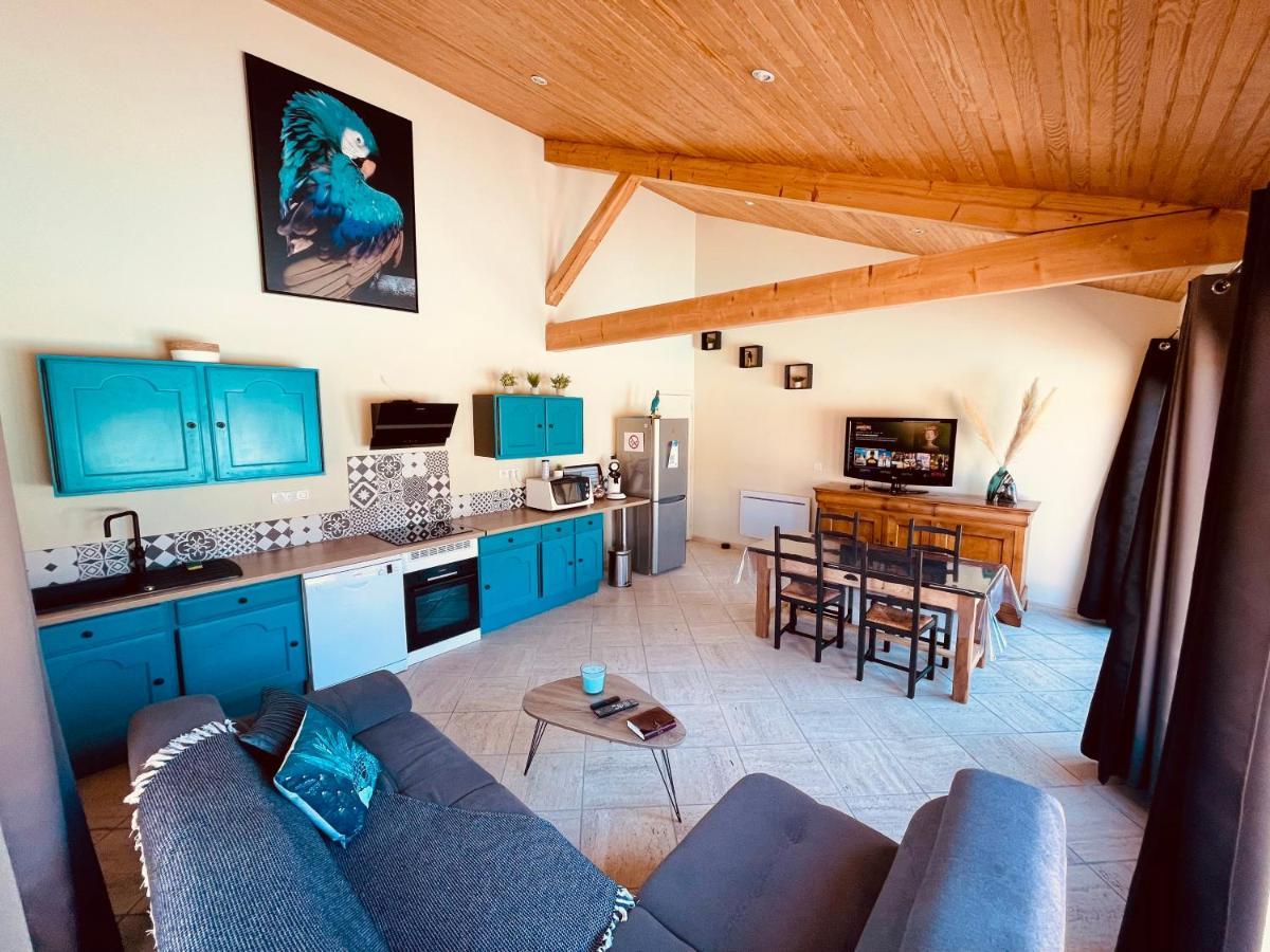 La Villa Perroquet Poncins 외부 사진