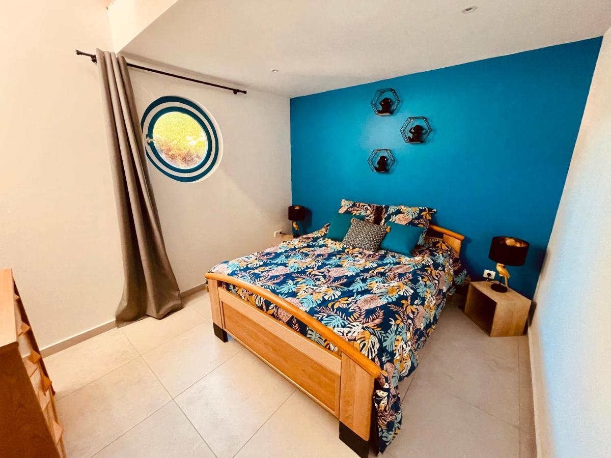 La Villa Perroquet Poncins 외부 사진